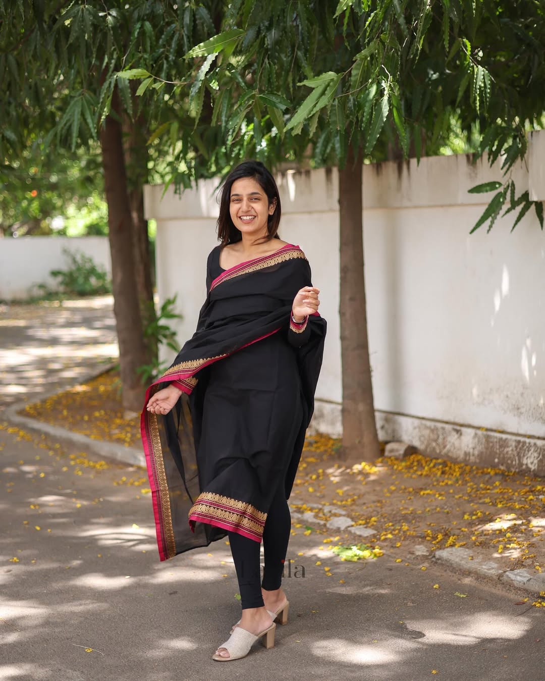 Tnisha Prachi Black Cotton Salwar Suits